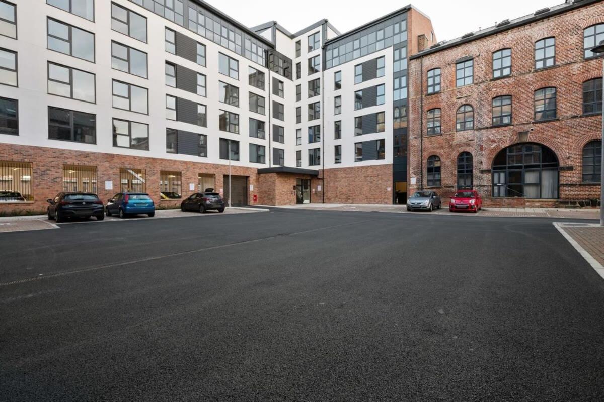 Lovely Riverside 2 Bed Apartment Leeds  Exterior photo