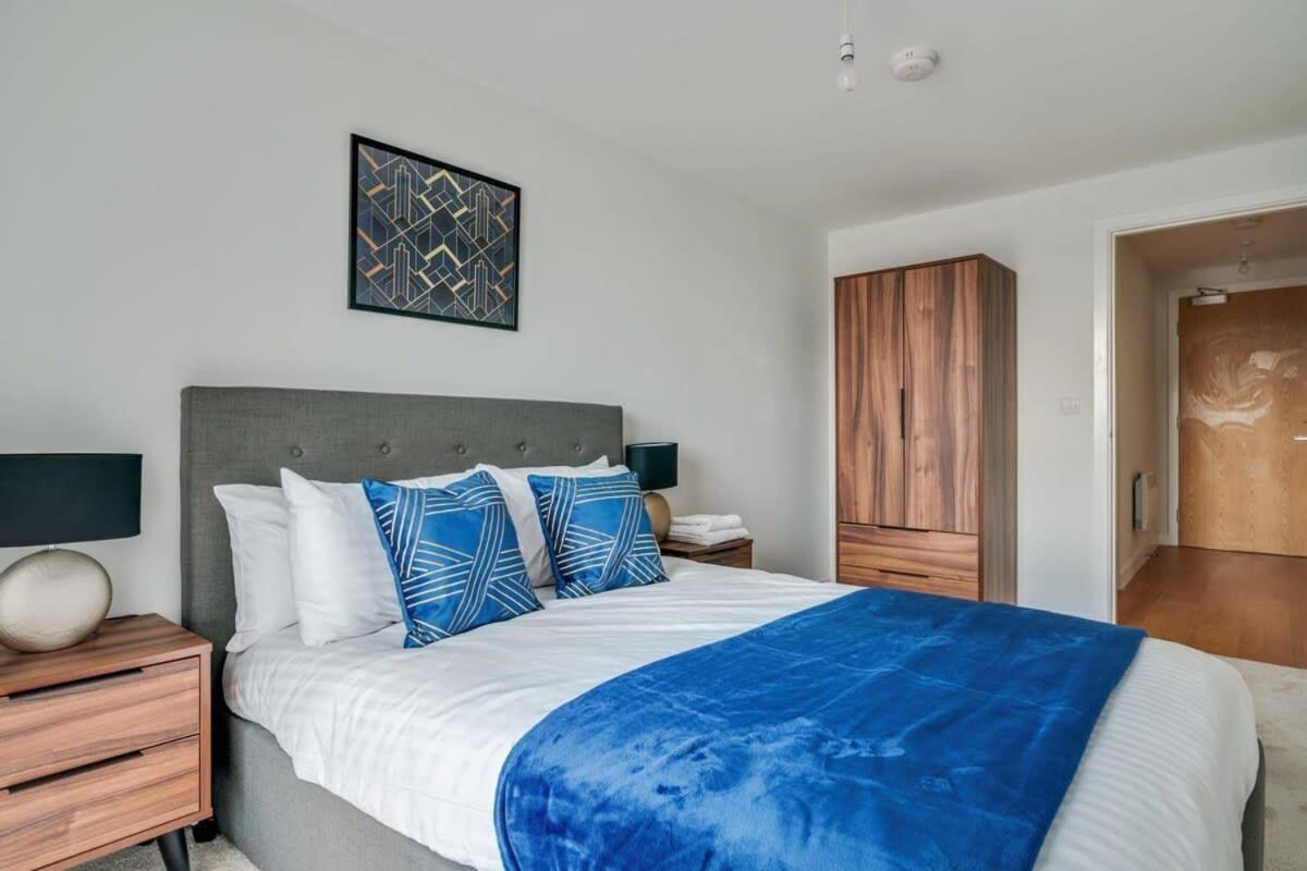 Lovely Riverside 2 Bed Apartment Leeds  Exterior photo