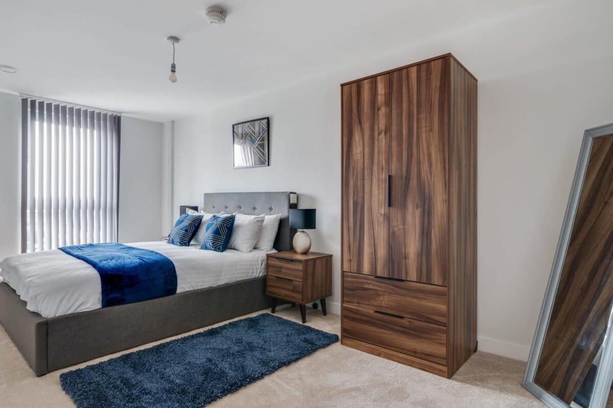 Lovely Riverside 2 Bed Apartment Leeds  Exterior photo
